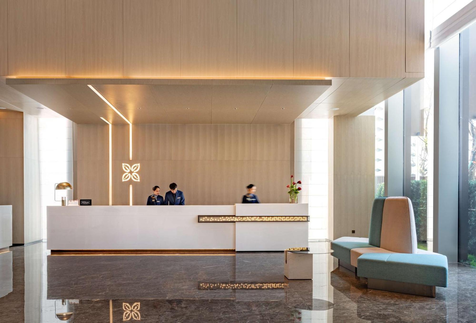 Hilton Garden Inn Shenzhen World Exhibition & Convention Center Eksteriør billede