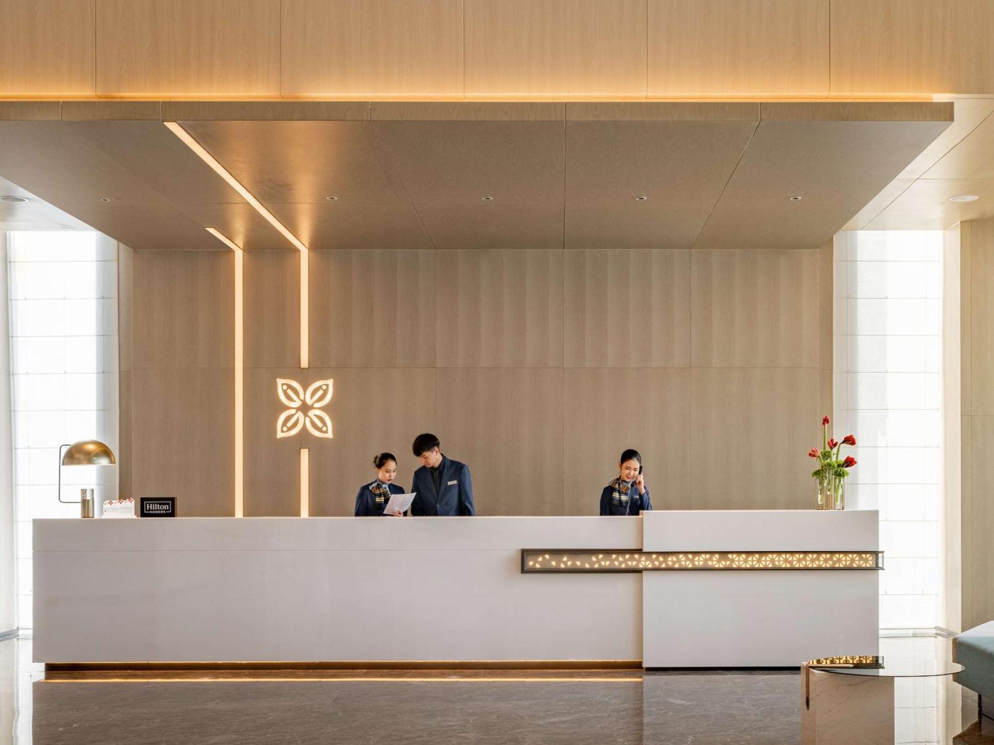 Hilton Garden Inn Shenzhen World Exhibition & Convention Center Eksteriør billede